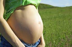 Penyebab sakit pinggang sebelah kiri saat hamil juga dapat dipengaruhi oleh bobot tubuh yang kian bertambah. Nyeri Punggung Kiri Bawah Saat Hamil Ini Cara Mengatasinya Hello Sehat