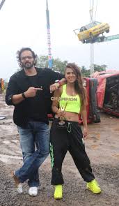 Check out khatron ke khiladi winner khatron ke khiladi has started on 21 july 2008 and netra raghuraman was announced as the winner of the first after the kkk8, hina khan joined as a contestant of the bigg boss season 11. Nia Sharma Lifts Khatron Ke Khiladi Made In India Trophy Live Updates Entertainment News The Indian Express