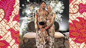 Model atasan baju polos wanita terbaru. 10 Model Baju Batik Wanita Lengan Panjang Kepogaul