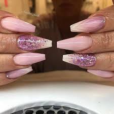 Alors portez des gants lors de votre prochaine séance de jardinage. 21 Facons De Porter Des Ongles Roses Et Blancs Blog Des Femmes
