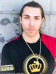 Kadın Olmanın Masraflı Olduğunu Düşündüğü İçin Cinsiyet Geçişini Geriye  Çevirmek İsteyen Trans Birey