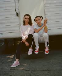 Julia and maisie 01 4k; Maisie Williams And Millie Bobby Brown Bobby Brown Stranger Things Bobby Brown Maisie Williams