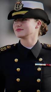 Princess Leonor Crossed Leg