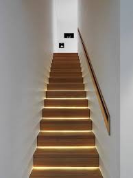 Cool Indirekte Beleuchtung Led Treppenhaus Trittstufen Moderne Stiegen Treppe Haus Treppenlicht