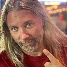 Steve Sheppard's Instagram, Twitter & Facebook