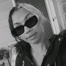 Amber-Lee Dickman (@amberleeburns)