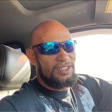 Dustin Howe's Instagram, Twitter & Facebook