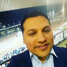 Jinete venezolano Wilbert León logró su primer triunfo en Chile! 🇻🇪 Tras  recibir hace pocos días la autorización para ejercer en pistas nacionales,  el látigo ganó en su jornada debut con el