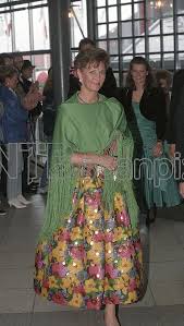 Januar i år var det 30 år siden kong harald overtok tronen etter at hans far kong olav døde i 1991. Pin Pa Hats Dresses And Necklaces By Norwegian Royal Family
