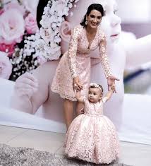Trova una vasta selezione di mamma e figlia a vestiti da donna a prezzi vantaggiosi su ebay. Quella Madre E Quella Figlia A Tirare I Sospiri Foto Nucleo Astucia Abiti Per Bambini Abito Per Damigella Abiti Di Compleanno