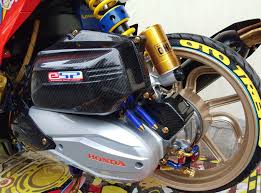 Dua warna baru vario 150 2019 memang sangat mencuri perhatian nih… baik warna biru doff selain memiliki warna yang lebih keren, desain honda vario 150 tebaru memang terlihat lebih fresh. Honda Vario 150 2018 Sampang Babylook Orens Jangan Sampai Lepas