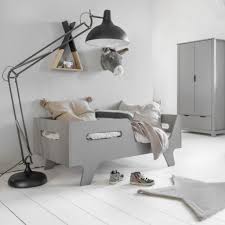 Lit petite fille 2 ans. Lit Enfant 2 Ans Gris Colombe Design Minimaliste