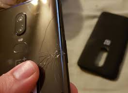 The oneplus 6 is an android smartphone made by oneplus. Oneplus 6 Users Are Reporting On The Phone S Rear Glass Panel Breaking On Its Own