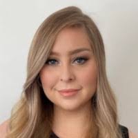 Lisa Halfacre's Instagram, Twitter & Facebook