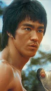 Bruce Lee The Art Of Expressing The Human Body Eabcdba07c1876ccfe92967038688534 Jpg 600 1 066 Pixels Bruce Lee Bruce Lee Martial Arts Bruce Lee Pictures