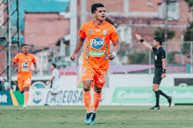 Ele subiu aos profissionais em 2017 e desde então é titular. Presidente Do Envigado Confirma Negociacao Com O Cruzeiro Por Yeison Guzman