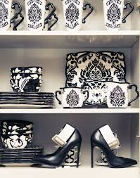 Black And White Teapot On Kardashians The Other Bathing Suit Trend Kourtney Kardashian S A Fan Of Kardashian Home Black And White Dishes Black And White Decor