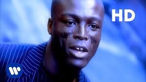 Rose Kiss's Instagram, Twitter & Facebook