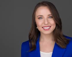 TestimonialTuesday! 🌟🌟🌟🌟🌟 Another 5-star review! Check out what Amanda  Ryan, Counsel with Marquee Brands had to say about her All About Headshots  experience: Alissa is a very skilled and professional photographer, and