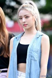 Itzy Yuna Gadis Korea Wanita Selebritas