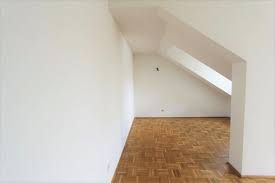 Ich, w., suche eine bezahlbare wohnung oder ein kleines haus mit erlaubter tierhaltung, sehr gerne auch mit einbauküche und badewanne, gerne in etwas. Ohne Provision Helle 2 Zimmer Wohnung Mit Grossem Balkon Wohnung Mieten Haus Kaufen Privatimmobilien Mietguru