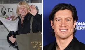 Escape to the Country fans swoon minutes into Christmas special