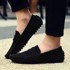 Les chaussures de ville en cuir noires sans attache, avec lacets ou à boucles, les chaussures en cuir noires sont indémodables car polyvalentes. Chaussures Slip On Peas Pour Hommes D Ete En Daim Sauvage Chaussures Respirantes Decontractees Confortables Noir Noir Cdiscount