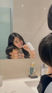 Sebagai seorang ibu, pastinya aku mau yang terbaik untuk anak dan  keluarga., Dimulai dari sikat gigi. Jangan asal pilih ya! , Gusi yang  sensitif perlu perawatan yang lembut. Makanya aku percayakan ke ...