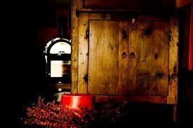 How To Paint Old Wood Furniture Refinish Wood Furniture Staining Wood Varnish Remover