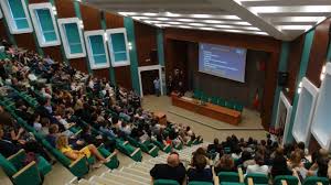 Facultatea de medicină din cadrul universității de medicină și farmacie victor babeș din timișoara oferă diferite trepte de specializare, de la licenţă la masterat şi apoi doctorat, astfel încât să se poată asigura o cât mai completă specializare a tuturor celor care doresc acest lucru. Curs Festiv Al AbsolvenÅ£ilor UniversitÄÈii De MedicinÄ Èi Farmacie Victor BabeÈ Din TimiÈoara AsistenÈÄ MedicalÄ GeneralÄ Èi AsistenÈÄ De Farmacie Lugoj Actualitatea Online
