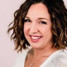 Karen Hartline's Instagram, Twitter & Facebook