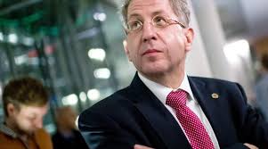 He was a member of the young communist league of germany and from 1928 the communist party of germany. Interview Mit Hans Georg Maassen Der Politische Raum Ist Keine Kuschelzone Nordkurier De
