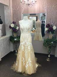 Bridal Aisle Boutique Off The Rack Consignment Jewelry Accessories In Minnesota In Minneapolis Mn Perfect Wedding Guide Bridal Wedding Dresses Lace