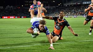 Reece walsh (born 10 july 2002) is an australian professional rugby league footballer who plays as a fullback for the new zealand warriors in the nrl. Walsh Scorches In Off Sweet Nikorima Pass Warriors