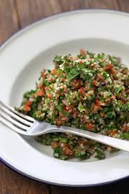 Le Taboul Eacute Est Le Plat Principal Et Indispensable Du Mezz Eacute Libanais Un Mets Assez Long Recette Taboule Libanais Taboule Libanais Repas Libanais