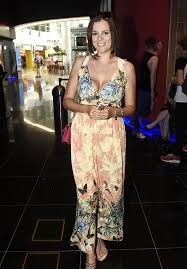 Facebook gives people the power. Ornella Koktova Provetrala Vnady V Obrim Vystrihu A Nenalicila Se Super Cz