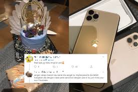 Bidang sukan merupakan salah satu bidang yang penting di negara kita selain bidang pelancongan dan perindustrian. Bukan Anak Manja Pelajar Anggap Kejutan Iphone 11 Pro Max Tanda Sayang Ibu Bapa Mereka Tak Akan Senang Senang Berikan Hadiah Viral Mstar