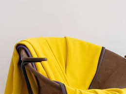 Nachhaltige Wärme: AD verlost eine Decke von LPJ Studios