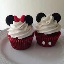 Minnie Mouse Cupcakes Avec Oreilles Oreo Et Creme Liam School Birthday Avec Birthday Gateau Anniversaire Mickey Gateau Anniversaire Anniversaire Mickey
