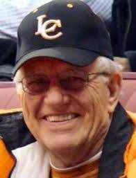 Robert Elling's Instagram, Twitter & Facebook