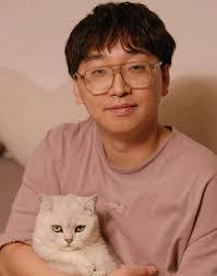 Alex Crocker's Instagram, Twitter & Facebook