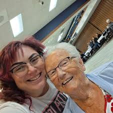 Get to know our NEWEST product: Frost Purple Shampoo! 🍇 Featuring:  Powerful natural ingredients 🌱 Vegan & clean formula ✨ Antioxidants 🍎  Vitamins 💊 FROST tones out unwanted brassiness & transforms any