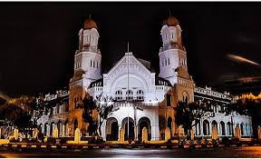 Tempat yang dikenal sangat angker ini menyimpan berjuta misteri yang menarik untuk disimak. Lawang Sewu Dikunjungi 411 198 Wisatawan Portal Berita Bisnis Wisata