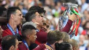 Frankreich stößt an und das in den weißen jerseys. Portugal Gewinnt Em Finale Gegen Frankreich Mehr Sport