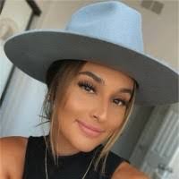 Alexandria Lockwood's Instagram, Twitter & Facebook