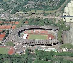 Herren vs herren 30 31. Fortuna Dusseldorf Fortunas Abschied Vom Rheinstadion Der Letzte Reisst Die Schussel Ab