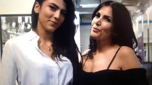 Fariba tehrani prima e dopo, la trasformazione della mamma di giulia salemi. Isola Dei Famosi Fariba Da Giovane Uguale Alla Figlia Giulia Salemi La Foto Solonotizie24