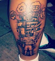 Futbol Su Vecindario Sus Creencias Su Vida Ink Futbol Tinta Tatuajes Tattoo Art Ar Tatuagem Da Favela Tatuagem De Futebol Tatuagens De Dinossauros
