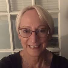 Karen Kunz's Instagram, Twitter & Facebook