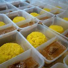 Pulut kuning zarina zainuddin ini boleh dimakan dengan tiga jenis rendang. Rupa Rupanya Zarina Zainuddin Masak Pulut Kuning Untuk Sambutan Hari Lahir Tun M Khalifah Media